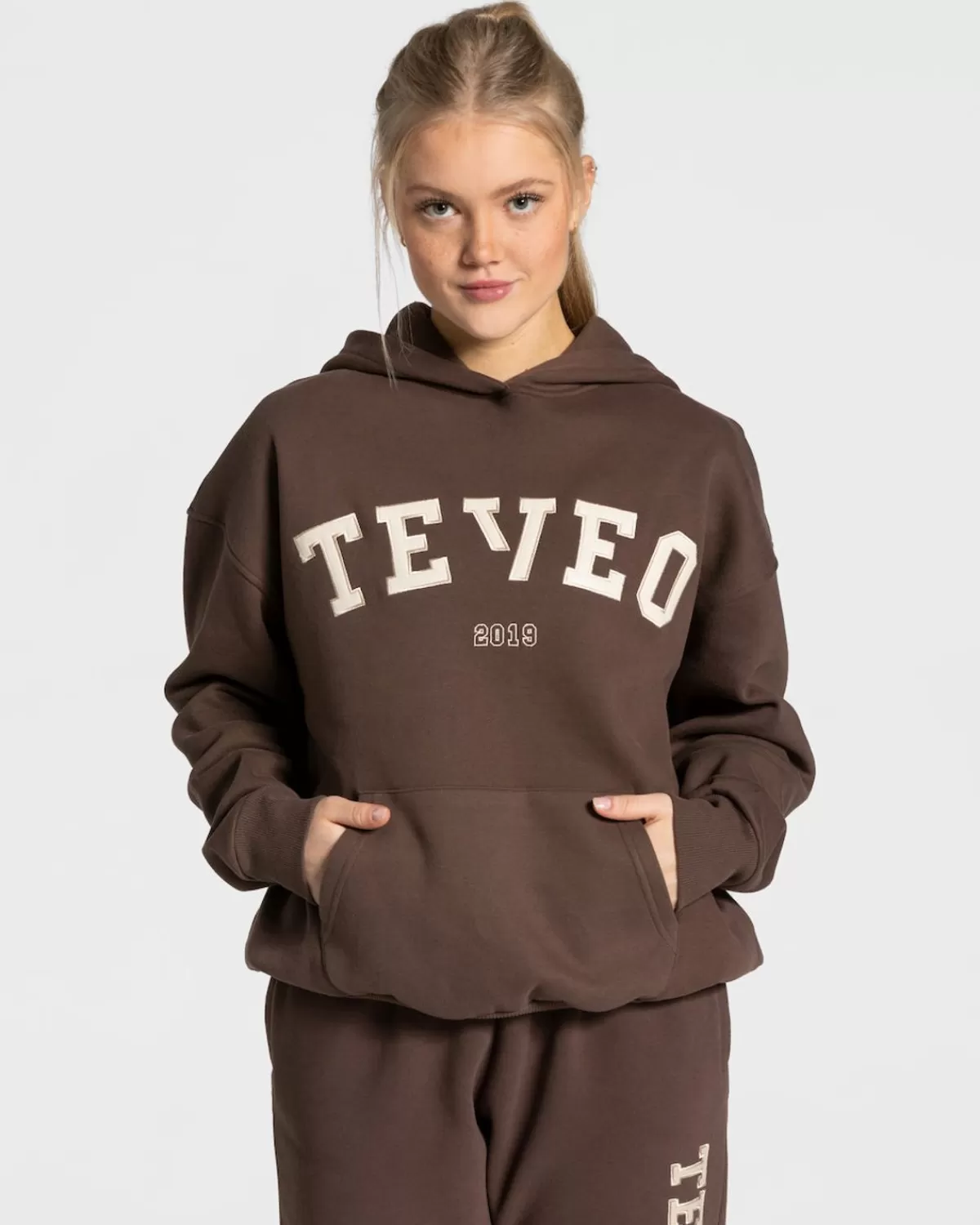 TEVEO College Oversized Hoodie "Dunkelbraun" Outlet