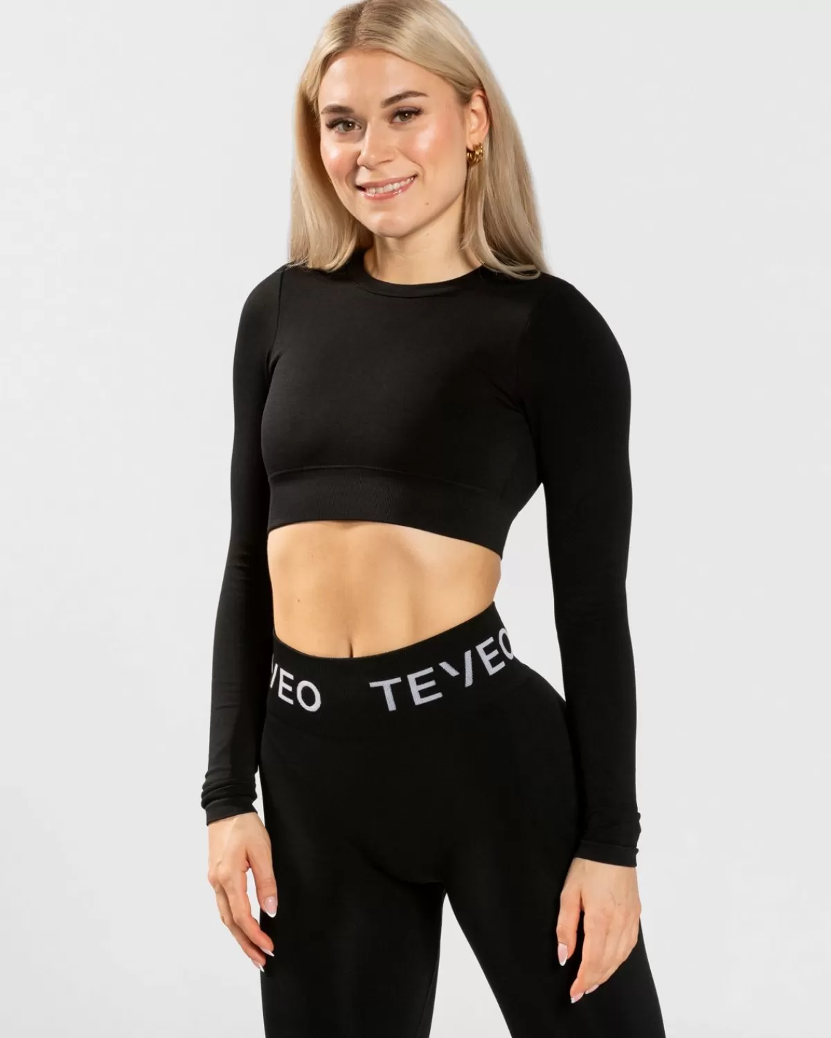 TEVEO Everyday Cut Out Longsleeve "Schwarz" Hot