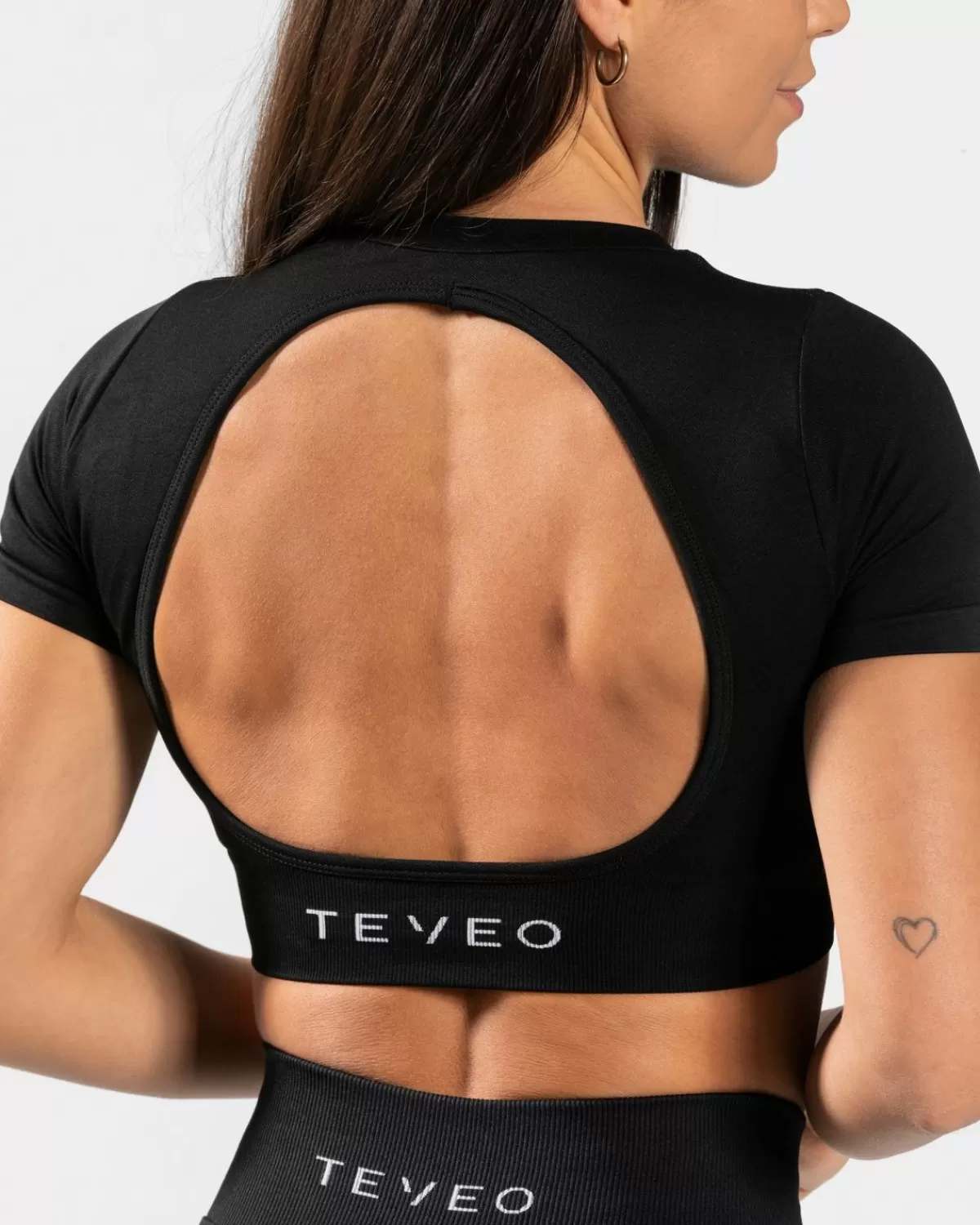 TEVEO Everyday Cut Out T-Shirt "Schwarz" Fashion