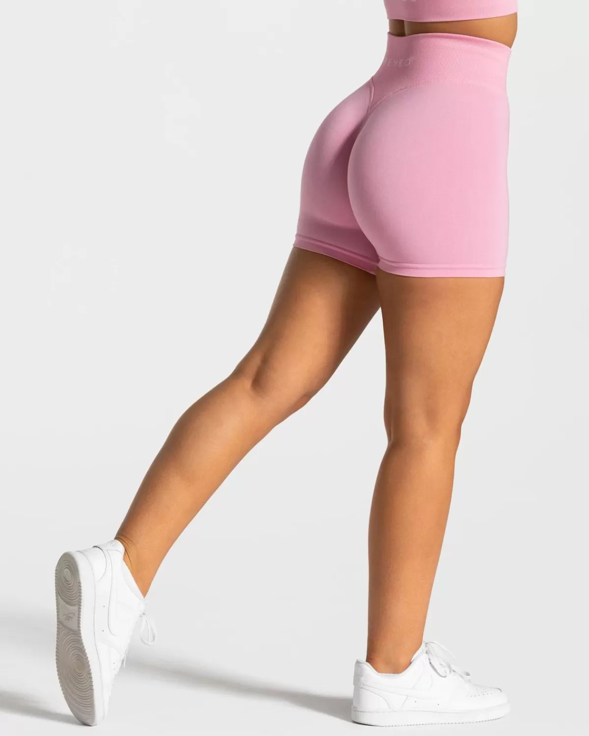 TEVEO Statement Scrunch Short "Pink" Outlet